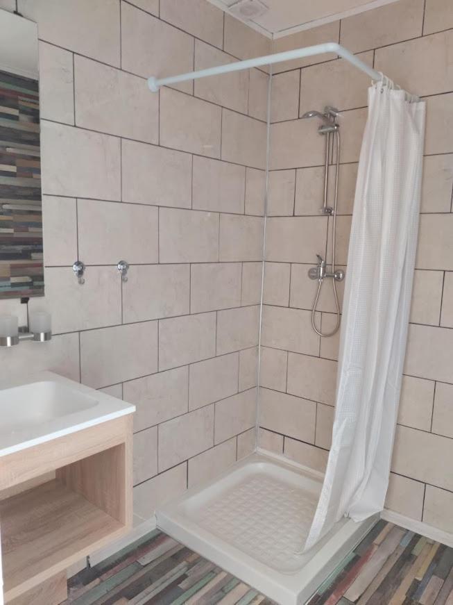 Cocon Des Lys Hotel Saint-Louis  Bagian luar foto